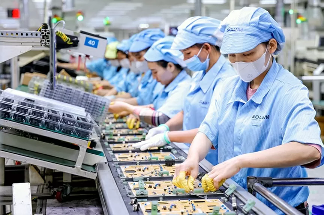 Megaline nâng tầm tiêu chuẩn trang phục bảo hộ phòng sạch cho doanh nghiệp FDI - Ảnh 1.
