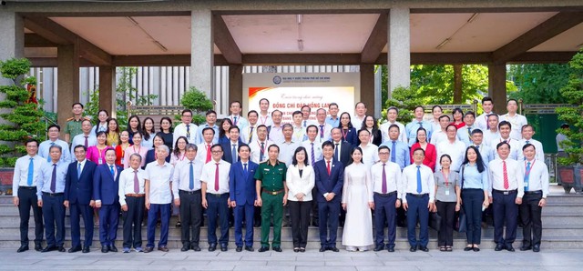 Bộ trưởng Bộ Y tế trao quyết định bổ nhiệm Hiệu trưởng Đại học Y Dược Th&agrave;nh phố Hồ Ch&iacute; Minh đối với GS.TS. Trần Diệp Tuấn - Ảnh 6.