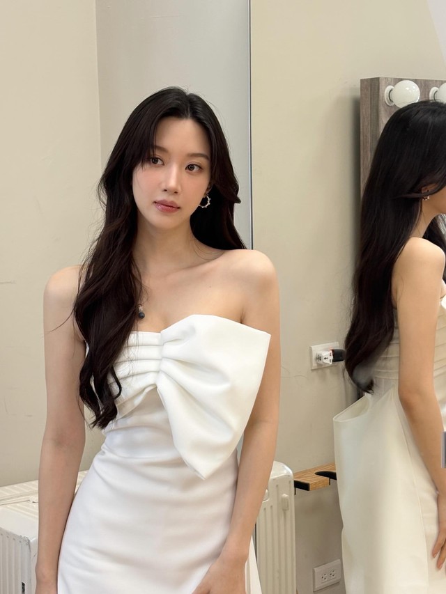 Moon Ga Young lộ diện sau nghi vấn t&igrave;nh cảm với Lee Jong Suk, sắc v&oacute;c bị n&oacute;i "kh&ocirc;ng thật" - Ảnh 11.