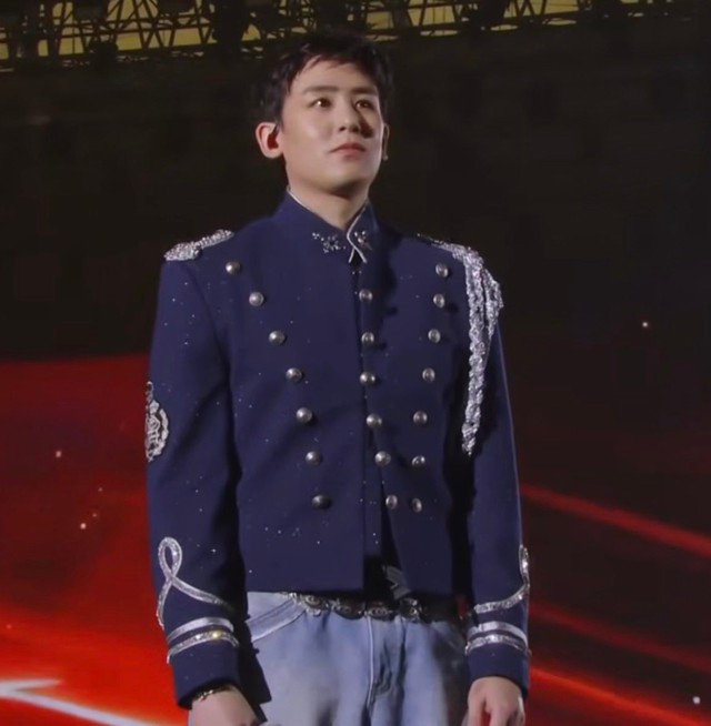 Hoàng tử lai đẹp nhất showbiz từng béo đến vỡ nét, nay khoe body săn chắc khiến fan phấn khích- Ảnh 6.
