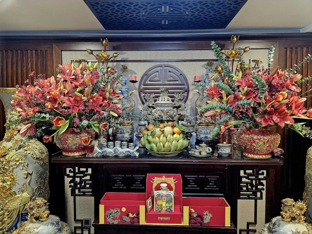 Đừng đặt 3 loại hoa này trên bàn thờ- Ảnh 1.