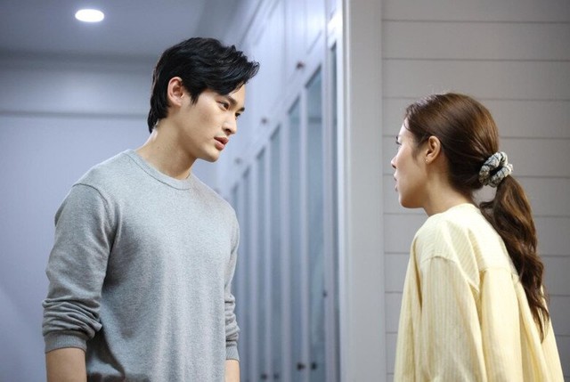 Chồng cũ đều đặn gửi tiền nuôi tôi mỗi tháng, biết lý do tôi cười ra nước mắt- Ảnh 1. Chồng cũ đều đặn gửi tiền nuôi tôi mỗi tháng, biết lý do tôi cười ra nước mắt- Ảnh 1.