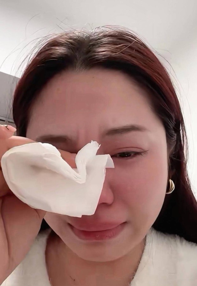 Gi&aacute;o vi&ecirc;n phản &aacute;nh con g&aacute;i đi học to&agrave;n ngủ gật, mẹ l&eacute;n mở cửa ph&ograve;ng con l&uacute;c nửa đ&ecirc;m rồi chết lặng - Ảnh 3.