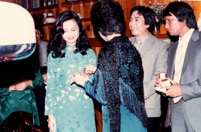 Mỹ nh&acirc;n hải ngoại h&oacute;a đi&ecirc;n, ng&agrave;y c&agrave;ng tiều tụy, kh&aacute;c lạ - Ảnh 3.
