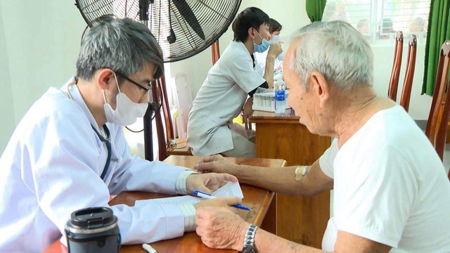 Xây dựng nền tảng sức khỏe bền vững: Thành phố Hồ Chí Minh tăng tốc chiến dịch khám sức khỏe toàn dân - Ảnh 2.