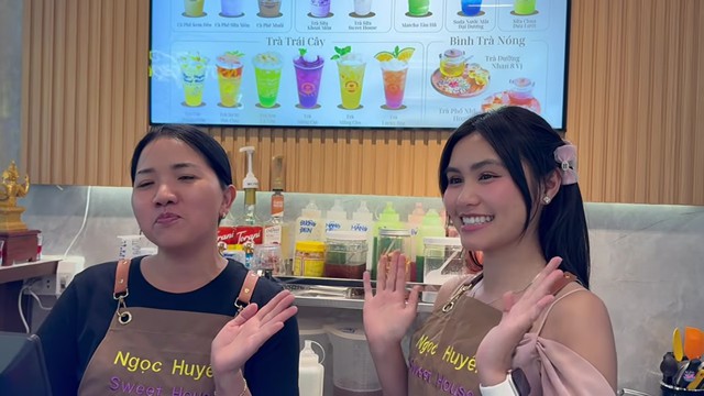 Tiệm tr&agrave; sữa 50 tỷ của NSƯT Ngọc Huyền c&oacute; nh&acirc;n vi&ecirc;n mới từ Mỹ về - Ảnh 1.