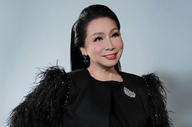 Nữ NSND đi h&aacute;t c&oacute; xe c&ocirc;ng an đưa đ&oacute;n- Ảnh 4.