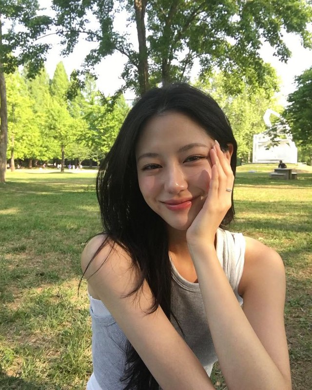 Sau 8 giờ tối, phụ nữ có làn da trẻ lâu thường duy trì 6 thói quen này: Không chỉ skincare mà còn là cách cơ thể tự "chống lão hóa" - Ảnh 4.