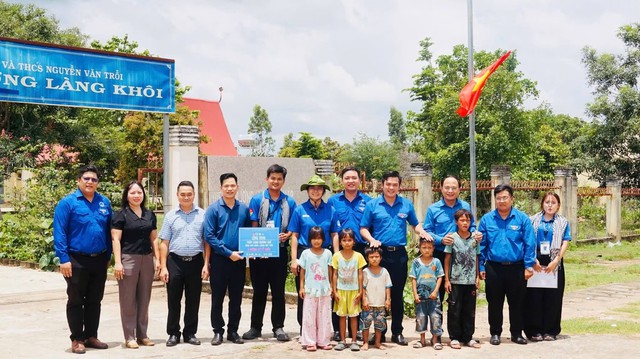Hành trình “tiếp lửa” dấu chân tình nguyện: Với tuổi trẻ Thành phố Hồ Chí Minh, mỗi nẻo đường là một bài học cống hiến - Ảnh 6.