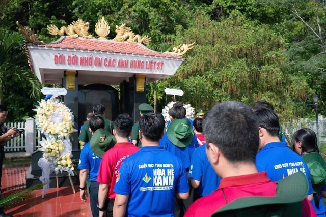 Hành trình “tiếp lửa” dấu chân tình nguyện: Với tuổi trẻ Thành phố Hồ Chí Minh, mỗi nẻo đường là một bài học cống hiến - Ảnh 1.