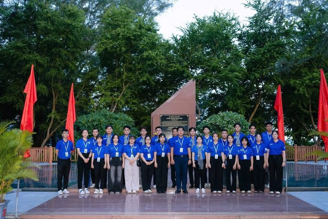 Hành trình “tiếp lửa” dấu chân tình nguyện: Với tuổi trẻ Thành phố Hồ Chí Minh, mỗi nẻo đường là một bài học cống hiến - Ảnh 3.