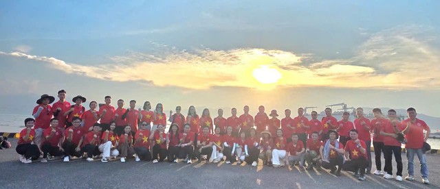 Mang theo trái tim người thầy thuốc đến với Trường Sa - Ảnh 4.