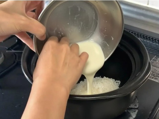 Ăn cơm trắng cũng bổ nếu dùng 2 thứ nước quen thuộc này thay nước lọc khi nấu - Ảnh 2.