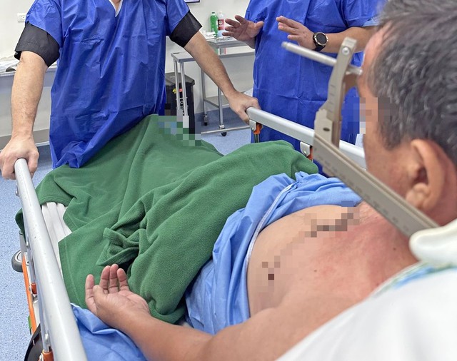 C&agrave;ng nắng n&oacute;ng c&agrave;ng dễ xảy ra đột quỵ! B&aacute;c sĩ nhắc: Tr&aacute;nh uống 3 thứ, ăn &iacute;t 3 m&oacute;n, nhớ l&agrave;m 2 việc - Ảnh 1.