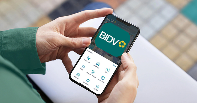 Người có tài khoản Techcombank, BIDV, ACB, Vietcombank, VPBank chú ý: Mỗi giao dịch đều được tích điểm, có thể đổi thành voucher- Ảnh 2.