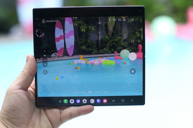 Cận cảnh Galaxy Z Fold8 Ultra: Chỉ thay tên đổi họ hay thực sự là trải nghiệm Ultra - Ảnh 9.