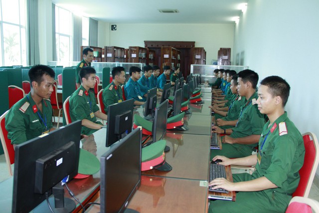 Văn hóa ứng xử trên không gian mạng - Trách nhiệm và bản lĩnh của thanh niên quân đội - Ảnh 2.