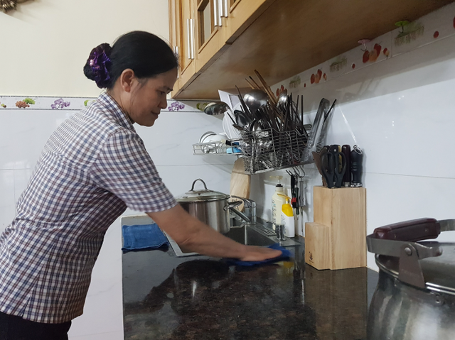 Tan l&agrave;m sớm một h&ocirc;m, t&ocirc;i v&ocirc; t&igrave;nh ph&aacute;t hiện b&iacute; mật mẹ chồng giấu suốt cả năm khiến nước mắt cứ thế rơi- Ảnh 1.
