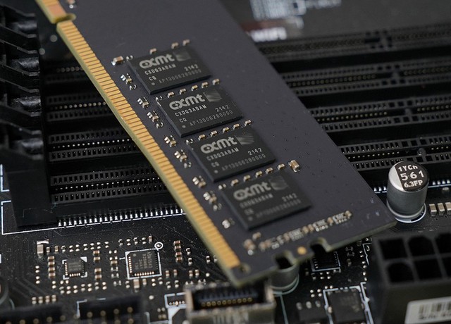 RAM Trung Quốc đắt hơn Samsung, Huawei xin giảm gi&aacute; cũng bị từ chối - Ảnh 2.