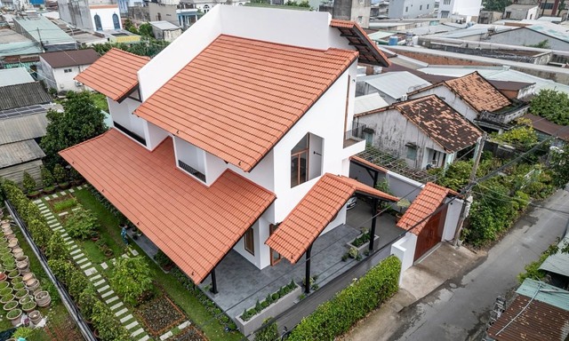 V&igrave; sao ng&agrave;y c&agrave;ng nhiều gia đ&igrave;nh kh&ocirc;ng c&ograve;n lợp m&aacute;i t&ocirc;n? 2 kiểu m&aacute;i đang dần trở th&agrave;nh xu hướng mới- Ảnh 2.