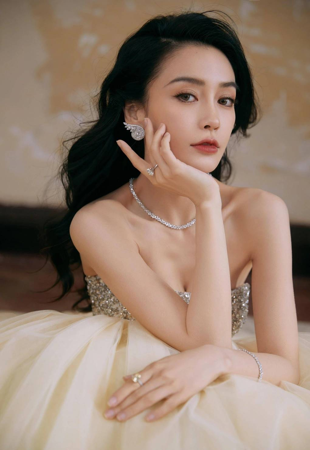 Dụi mắt kh&ocirc;ng nhận ra Angelababy ở tuổi 13- Ảnh 10.