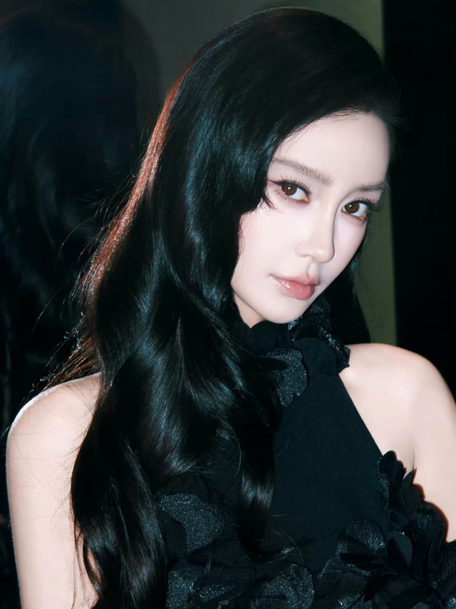 Dụi mắt kh&ocirc;ng nhận ra Angelababy ở tuổi 13- Ảnh 9.