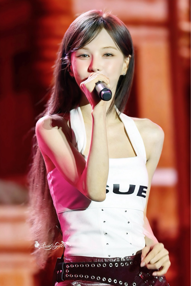 Mỹ nhân "học bá" bậc nhất showbiz gầy guộc bất thường, nhan sắc thay đổi không nhận ra- Ảnh 4.