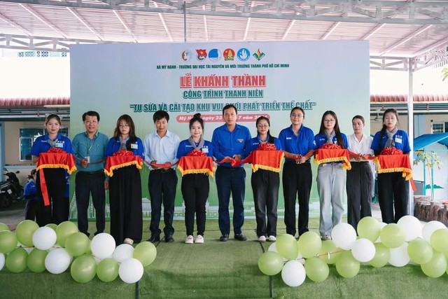 Rực rỡ sắc xanh t&igrave;nh nguyện tr&ecirc;n v&ugrave;ng đất miền T&acirc;y - Ảnh 3.