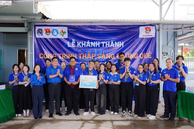 Rực rỡ sắc xanh t&igrave;nh nguyện tr&ecirc;n v&ugrave;ng đất miền T&acirc;y - Ảnh 2.