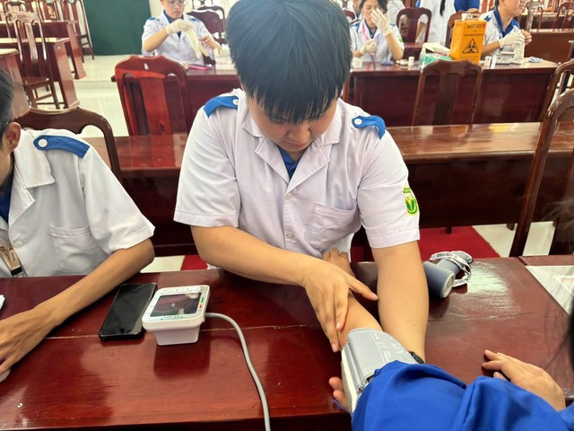 Rực rỡ sắc xanh t&igrave;nh nguyện tr&ecirc;n v&ugrave;ng đất miền T&acirc;y - Ảnh 8.