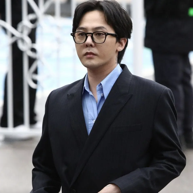 "Hermès của giới kính mắt" khiến G-Dragon và loạt sao Hollywood mê đắm: Mỗi mẫu chỉ khoảng 500 chiếc- Ảnh 15.