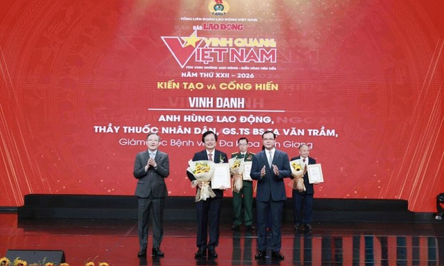 Rạng ngời t&acirc;m - tr&iacute; - đức của Anh h&ugrave;ng Lao động Tạ Văn Trầm tại &ldquo;Vinh quang Việt Nam&rdquo; 2026 - Ảnh 2.