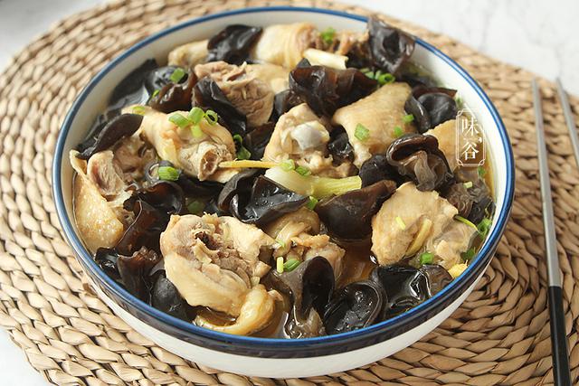 Thực phẩm quen thuộc gia đ&igrave;nh n&agrave;o cũng c&oacute;: B&aacute;c sĩ cảnh b&aacute;o đừng ng&acirc;m qu&aacute; l&acirc;u, WHO lo ngại nguy cơ ngộ độc v&agrave; tử vong - Ảnh 3.