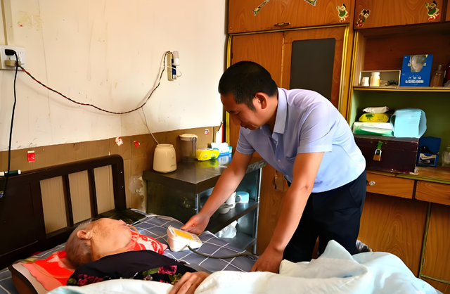 Chồng tuy&ecirc;n bố b&aacute;n cả nh&agrave; để chữa bệnh cho bố, t&ocirc;i chỉ hỏi một c&acirc;u nhưng điều nhận được khiến bản th&acirc;n phải c&acirc;m n&iacute;n- Ảnh 1.