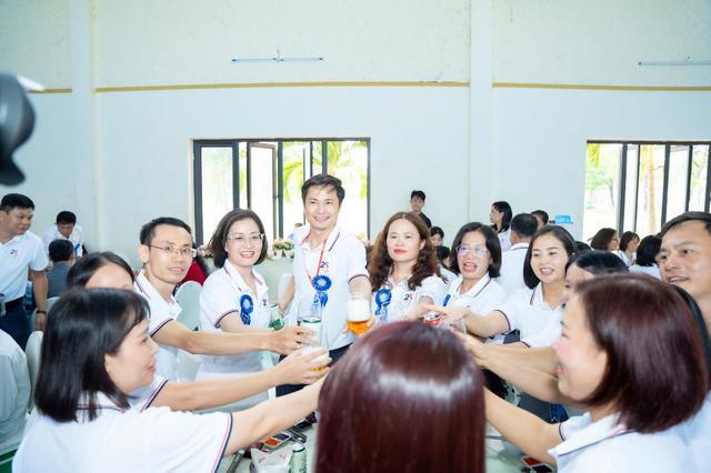 Khóa 38 trường THPT Quảng Xương 1 kỷ niệm 25 năm ngày trở về - Ảnh 27.