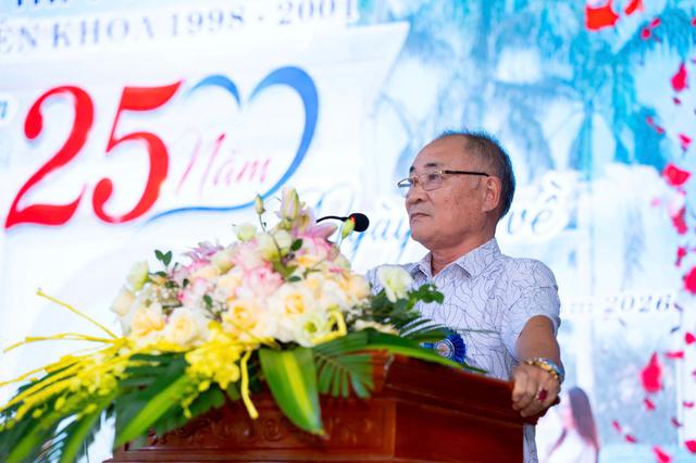 Khóa 38 trường THPT Quảng Xương 1 kỷ niệm 25 năm ngày trở về - Ảnh 11.