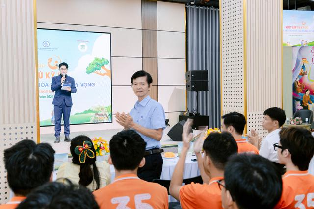 Để vết thương ký ức hóa thành ho vọng trong tương lai - Ảnh 2.