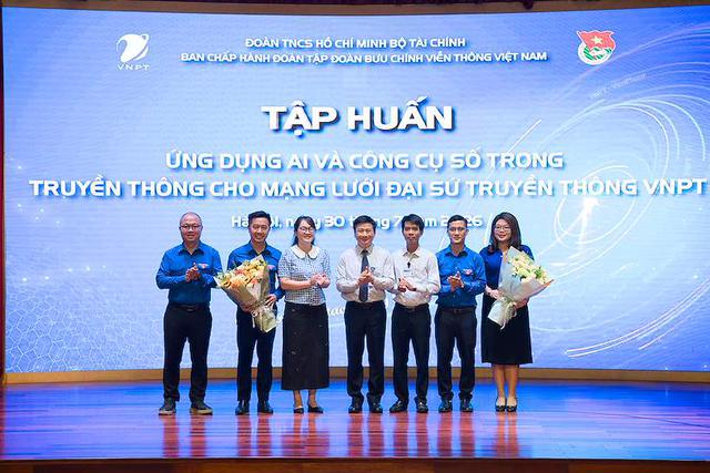 Đo&agrave;n Thanh ni&ecirc;n tổ chức tập huấn ứng dụng AI v&agrave; c&ocirc;ng cụ số trong c&ocirc;ng t&aacute;c truyền th&ocirc;ng d&agrave;nh cho Mạng lưới Đại sứ truyền th&ocirc;ng VNPT - Ảnh 5.