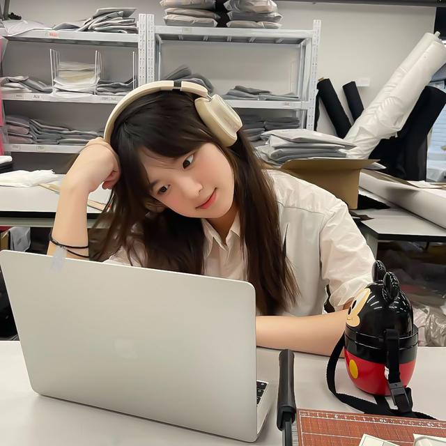Gen Z kiếm việc theo cách không giống ai: Tóm tắt kinh nghiệm, bê hết lên MXH, thành công săn được “job ngon” - Ảnh 2.