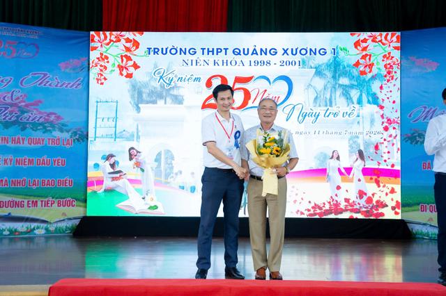 Khóa 38 trường THPT Quảng Xương 1 kỷ niệm 25 năm ngày trở về - Ảnh 14.