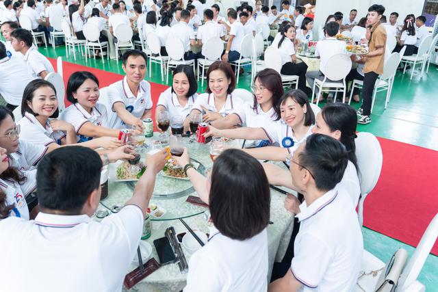 Khóa 38 trường THPT Quảng Xương 1 kỷ niệm 25 năm ngày trở về - Ảnh 28.