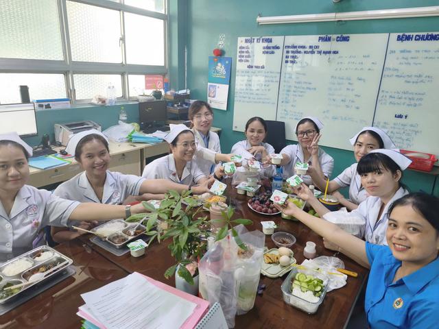 “Bữa cơm công đoàn” – Gắn kết yêu thương, vun đắp mái nhà chung Bệnh viện Đa khoa Bình Tân - Ảnh 6.