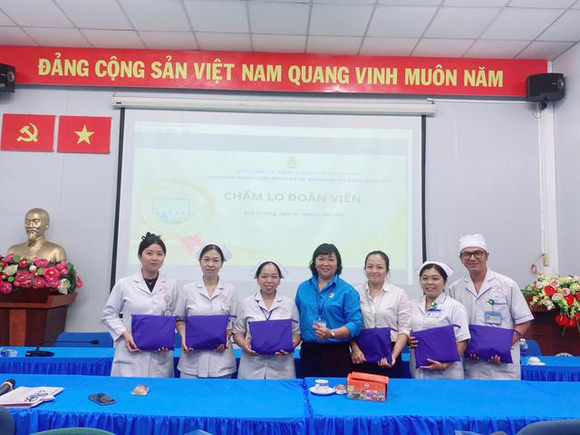 “Bữa cơm công đoàn” – Gắn kết yêu thương, vun đắp mái nhà chung Bệnh viện Đa khoa Bình Tân - Ảnh 1.