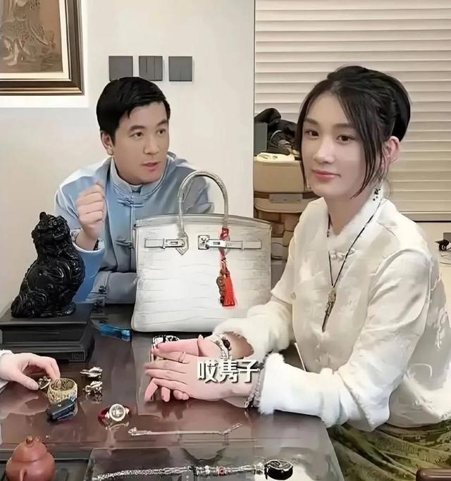 Hoa hậu vướng nghi vấn chen chân vào hôn nhân của bạn thân, chưa vào hào môn đã gặp biến cố - Ảnh 1.