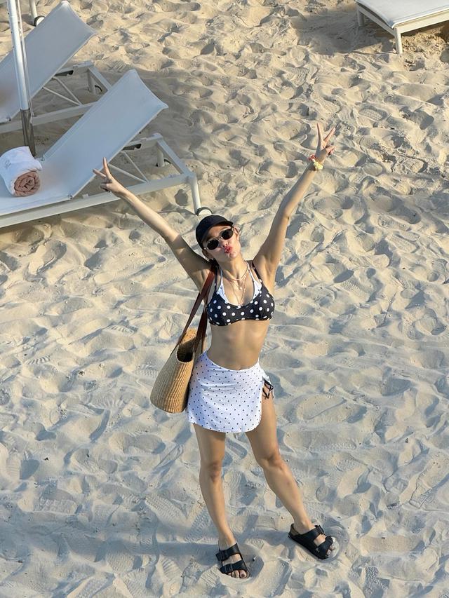 Phú bà Vbiz làm vợ đại gia dệt may: Diện bikini chưa trùng bộ nào, body U40 choáng ngợp lu mờ phong cảnh- Ảnh 4.