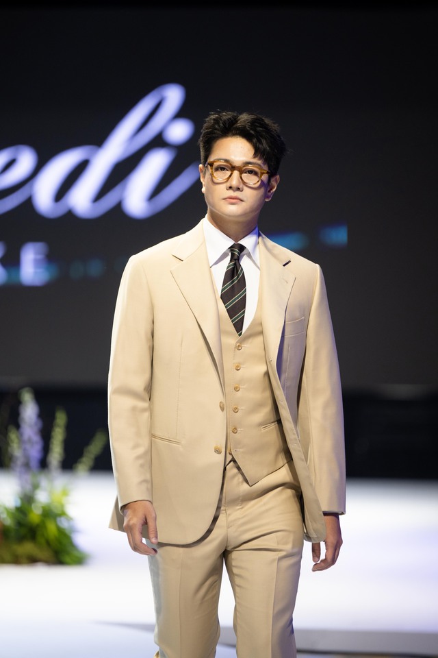 Show váy cưới hot nhất Việt Nam lúc này: Từ không gian đến thiết kế đều đẹp như cổ tích- Ảnh 11.