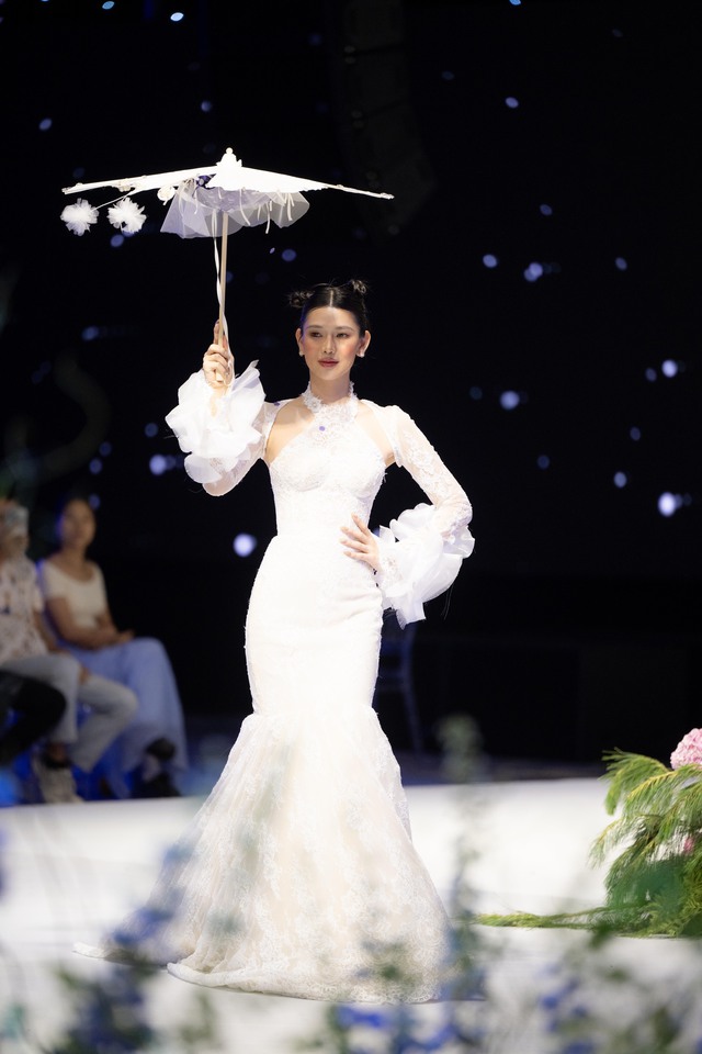 Show váy cưới hot nhất Việt Nam lúc này: Từ không gian đến thiết kế đều đẹp như cổ tích- Ảnh 3.