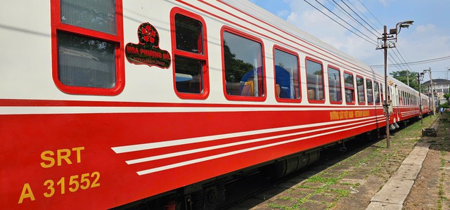 Khách Tây nhất quyết đi tàu hỏa du lịch Việt Nam thay vì đi máy bay, dõng dạc tuyên bố: “17 tiếng nhưng đáng từng phút”
- Ảnh 7.