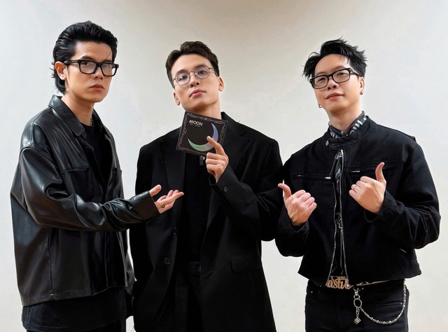 Nam ca sĩ Việt “thoát vòng” chỉ với 1 nụ cười, 20 năm đi hát toàn hit quốc dân không cần nổi tiếng - Ảnh 4.