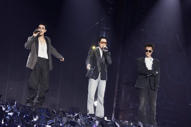 “G-Dragon xuất hiện ở show Chông Gai”: Nam ca sĩ Việt sở hữu rổ hit đếm không xuể, hẹn hò hoa hậu, tài sản kếch xù- Ảnh 2.